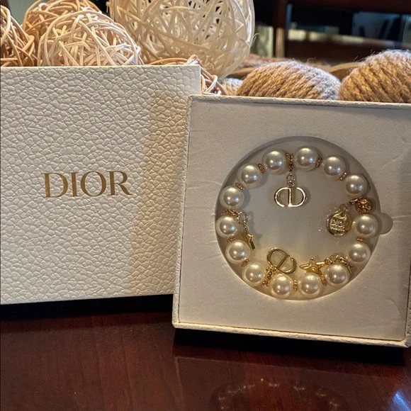 Dior Gold and White Pearl Bracelet - Picture 1 of 4